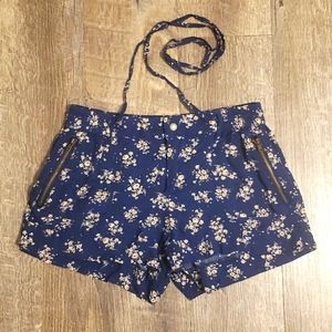 ❤️2/$14❤️Floral Navy shorts